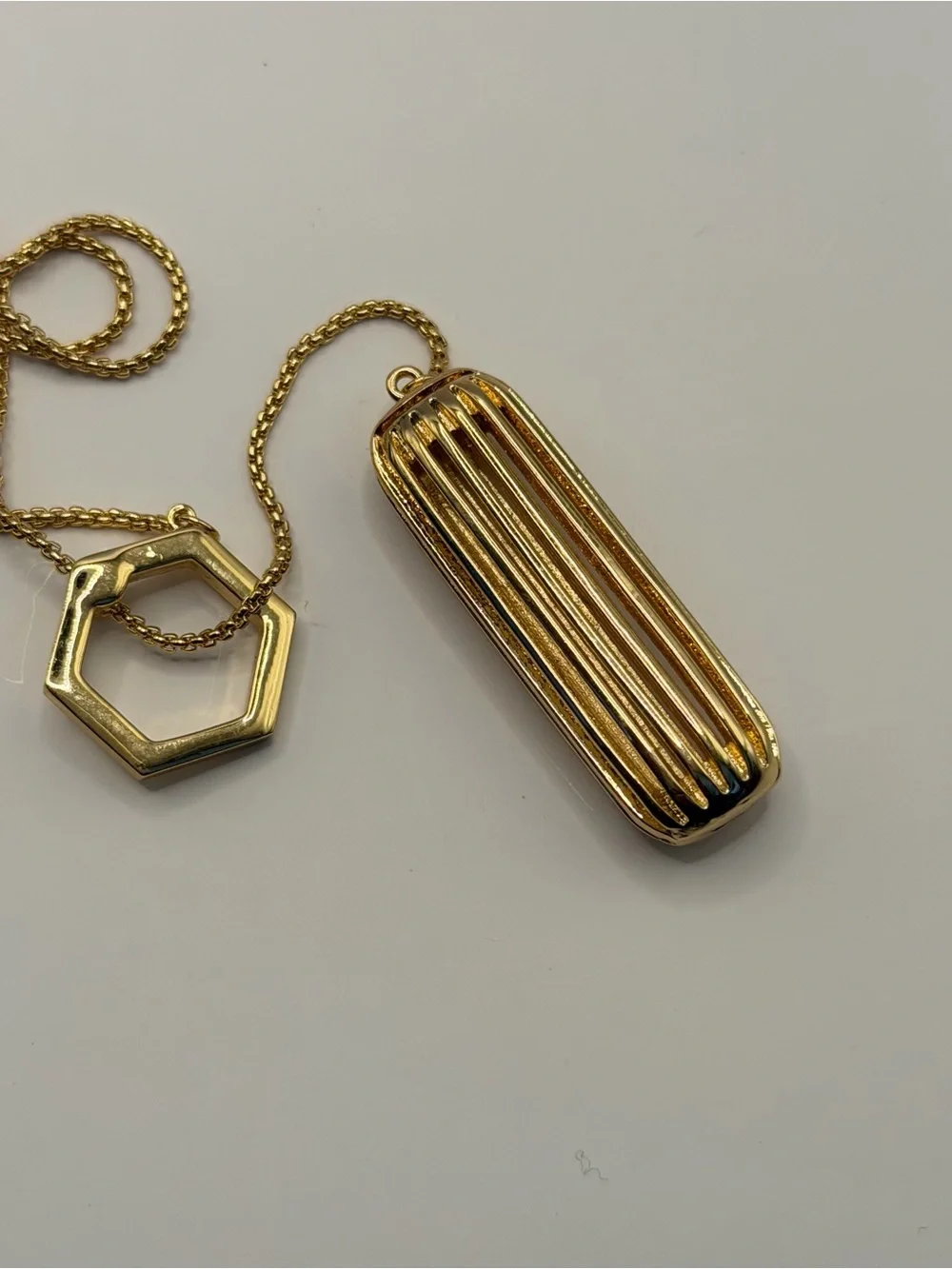 Fitbit Flex 2‎ Gold Pendant Necklace Holder, Fashion  Accessory